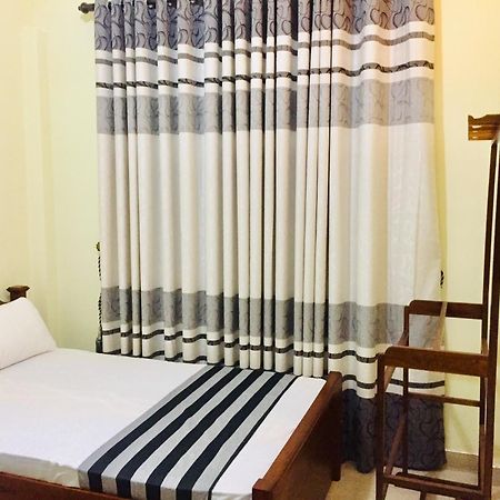 Sweet Home Tourist Rest, Cooking Classes & Tours Anuradhapura Eksteriør bilde