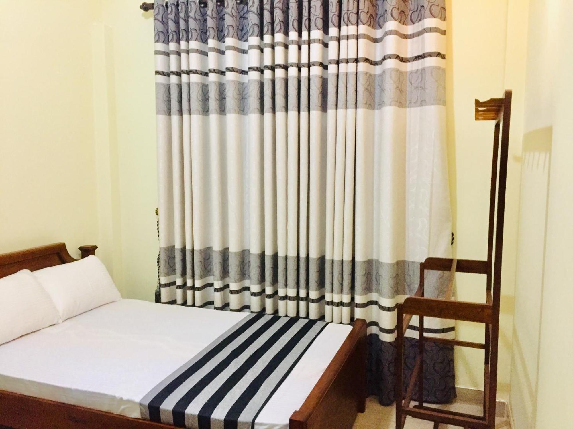 Sweet Home Tourist Rest, Cooking Classes & Tours Anuradhapura Eksteriør bilde