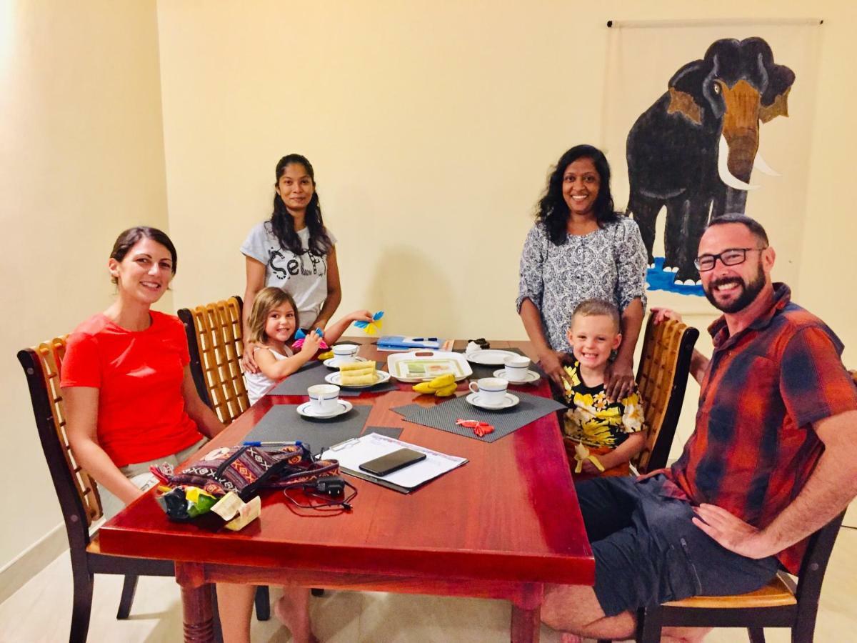 Sweet Home Tourist Rest, Cooking Classes & Tours Anuradhapura Eksteriør bilde