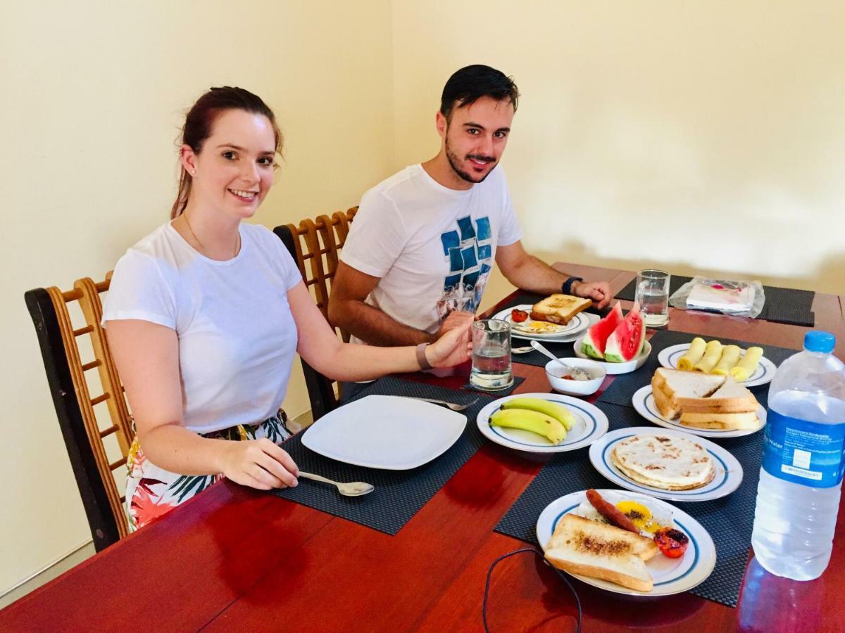 Sweet Home Tourist Rest, Cooking Classes & Tours Anuradhapura Eksteriør bilde