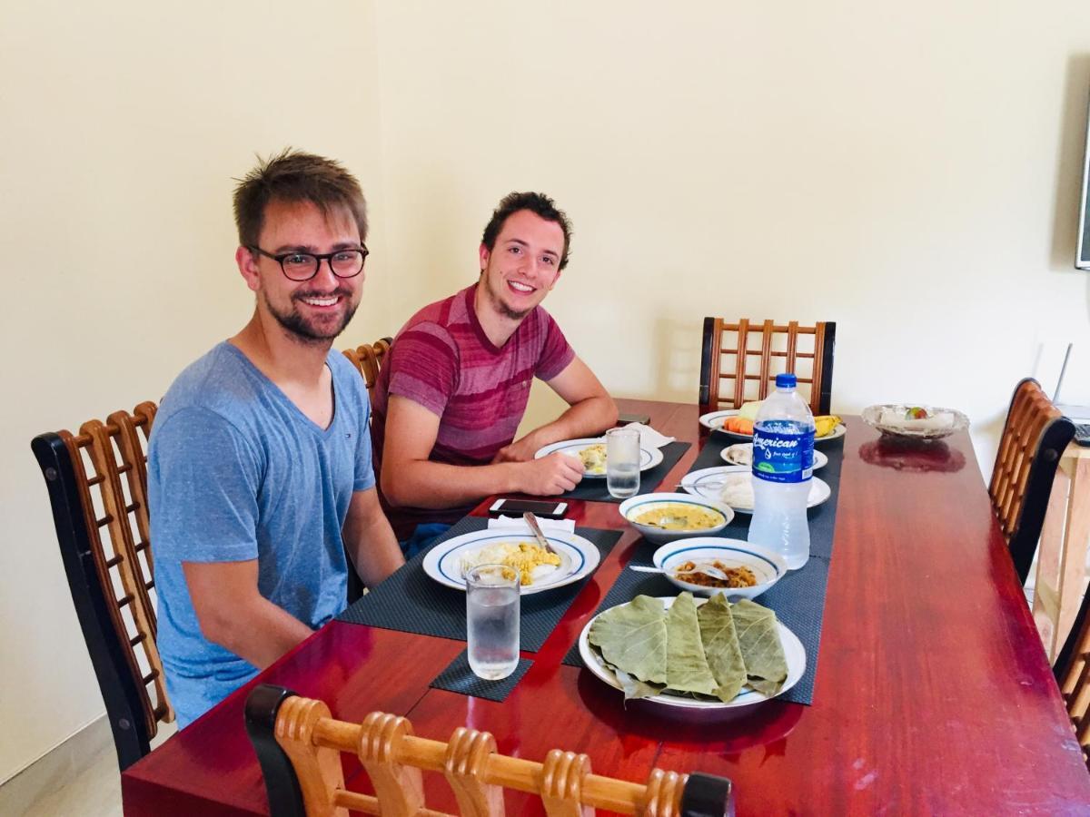 Sweet Home Tourist Rest, Cooking Classes & Tours Anuradhapura Eksteriør bilde