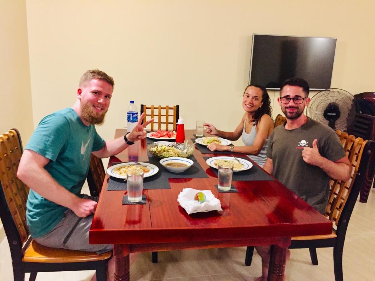Sweet Home Tourist Rest, Cooking Classes & Tours Anuradhapura Eksteriør bilde
