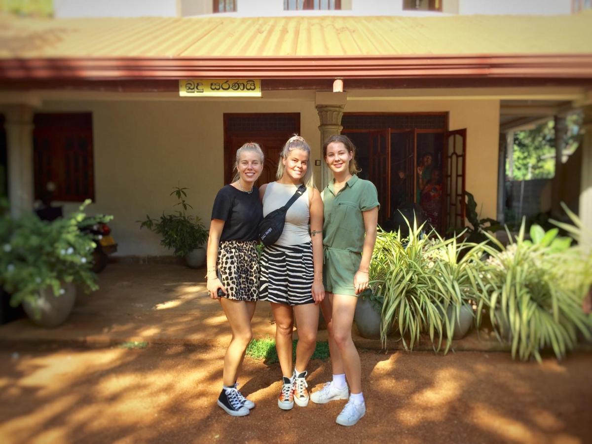 Sweet Home Tourist Rest, Cooking Classes & Tours Anuradhapura Eksteriør bilde
