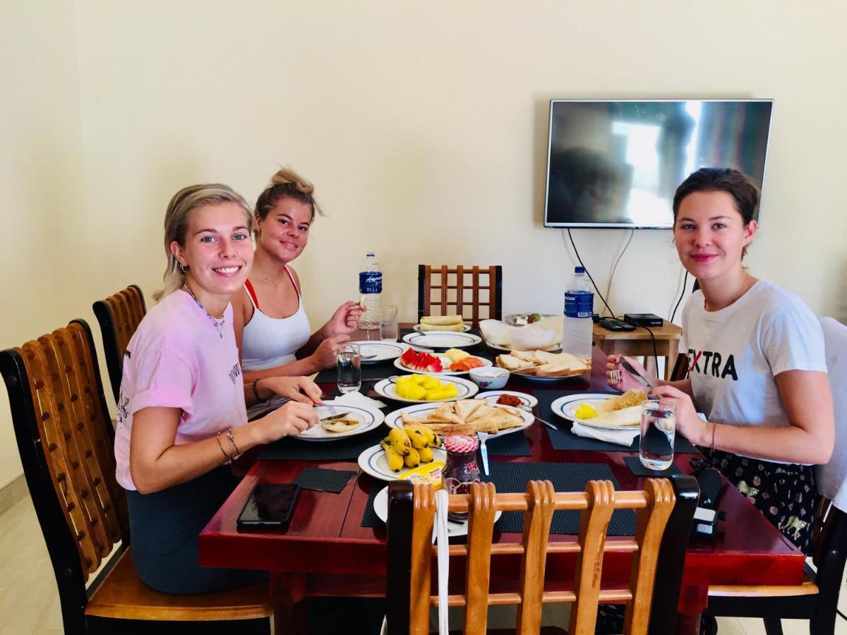 Sweet Home Tourist Rest, Cooking Classes & Tours Anuradhapura Eksteriør bilde