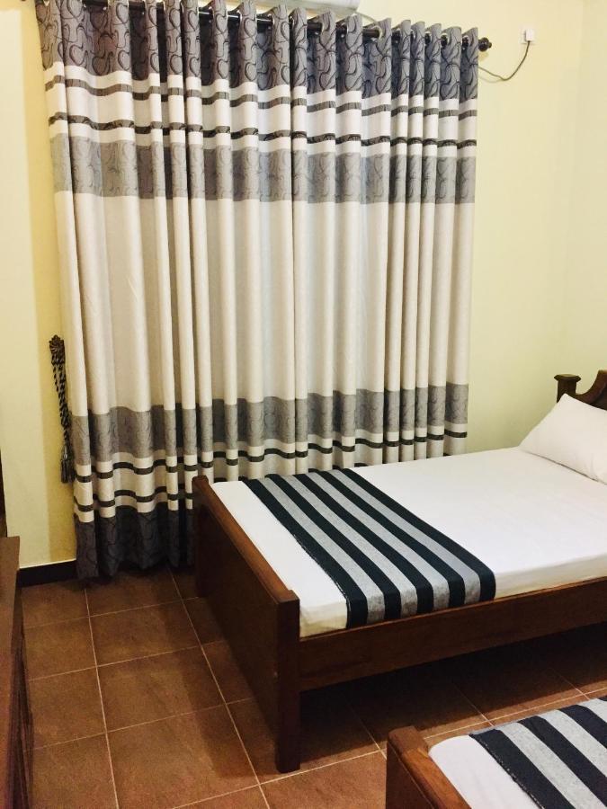 Sweet Home Tourist Rest, Cooking Classes & Tours Anuradhapura Eksteriør bilde